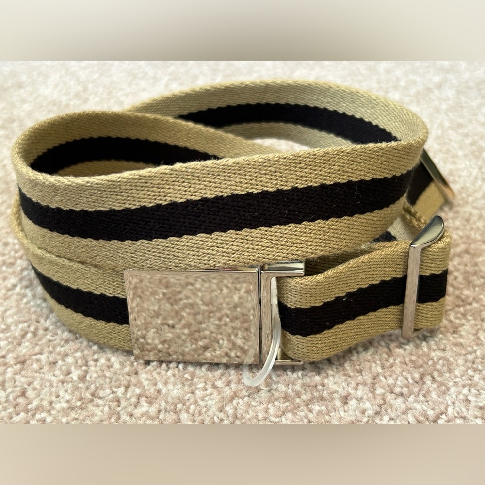 NWT Liz Claiborne Belt with silver color latch closure - Tan/Black - Minimalist